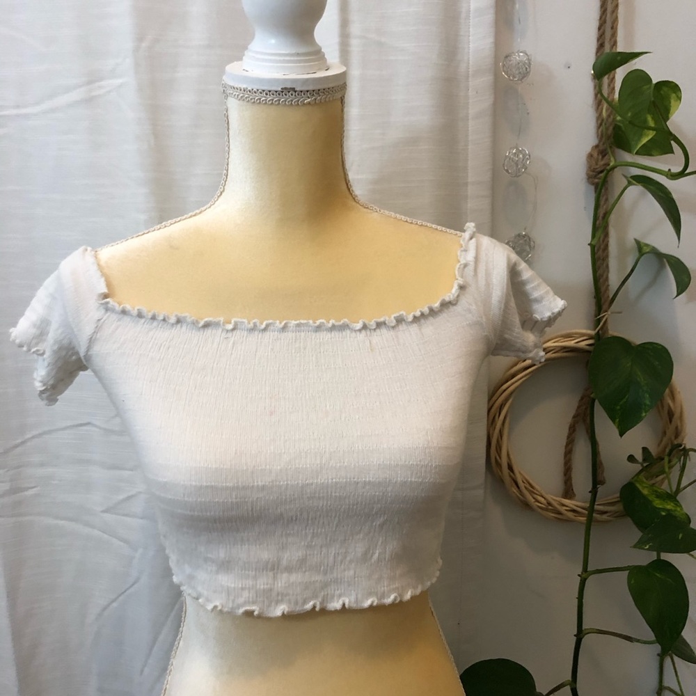 Off the Shoulder scrunch crop top forever21